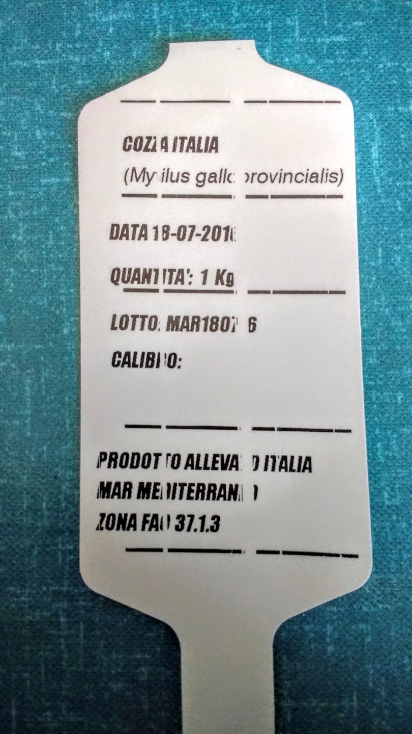 Esempio di etichetta, come potete vedere dalla data impressa sono state pescate la mattina stessa dell'acquisto, il top.