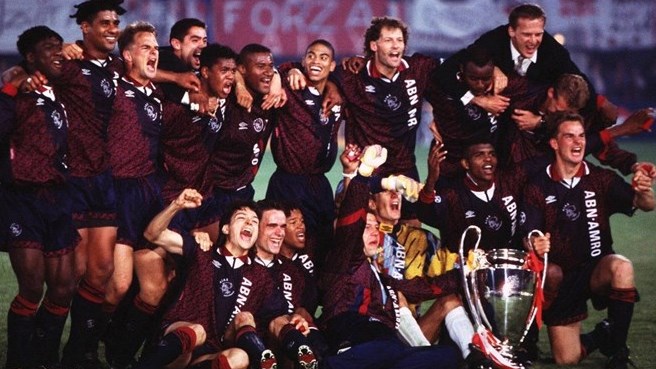 L'Ajax del '95 che festeggia la Champions League vinta contro il Milan a Vienna, foto: bongarts