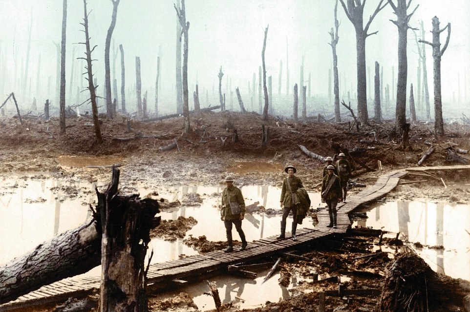 Soldati Britannici in trincea, foto colorizzata.