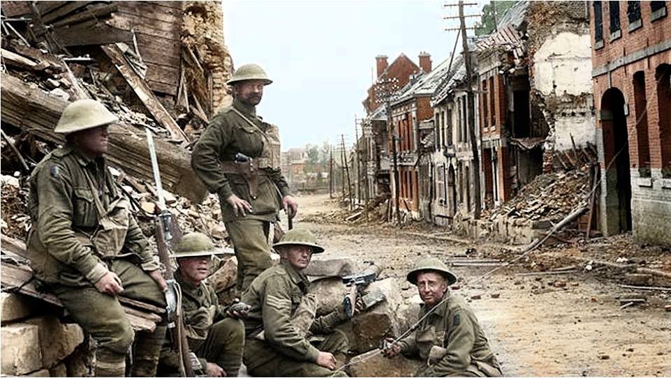 Soldati astrialiani sul fronte francese, 1917, foto colorizzata.