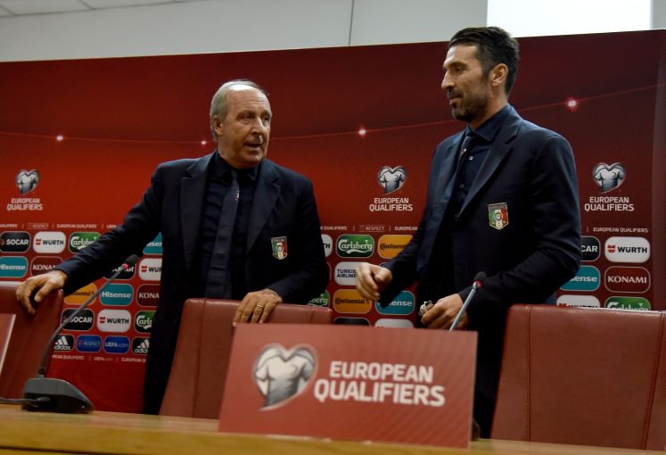 Giampiero Ventura e Gigi Buffon in conferenza stampa prima di Macedonia-Italia, foto: twitter @vivo_azzurro
