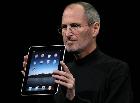 Durante il Keynote di Marzo 2010, Apple introduce iPad con il nuovo iOS 3.2