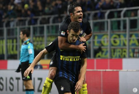 Eder prova ad abusare sessualmente di Perisic, che non sembra gradire - FOTO: Inter FC