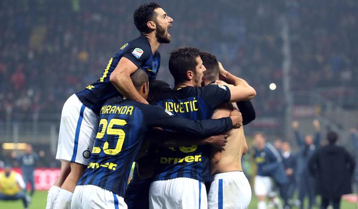 Serie A 13° turno: L'inter festeggia il gol di Ivan Perisic