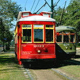 250px-Streetcars_on_St_Charles_Ave_Red_Green